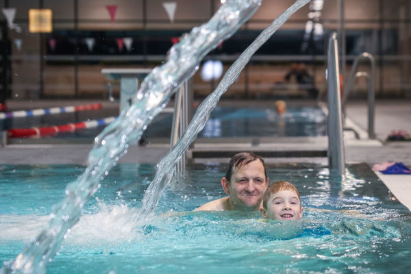 Bild von "Babyschwimmen" Schwimmhalle Bühlau